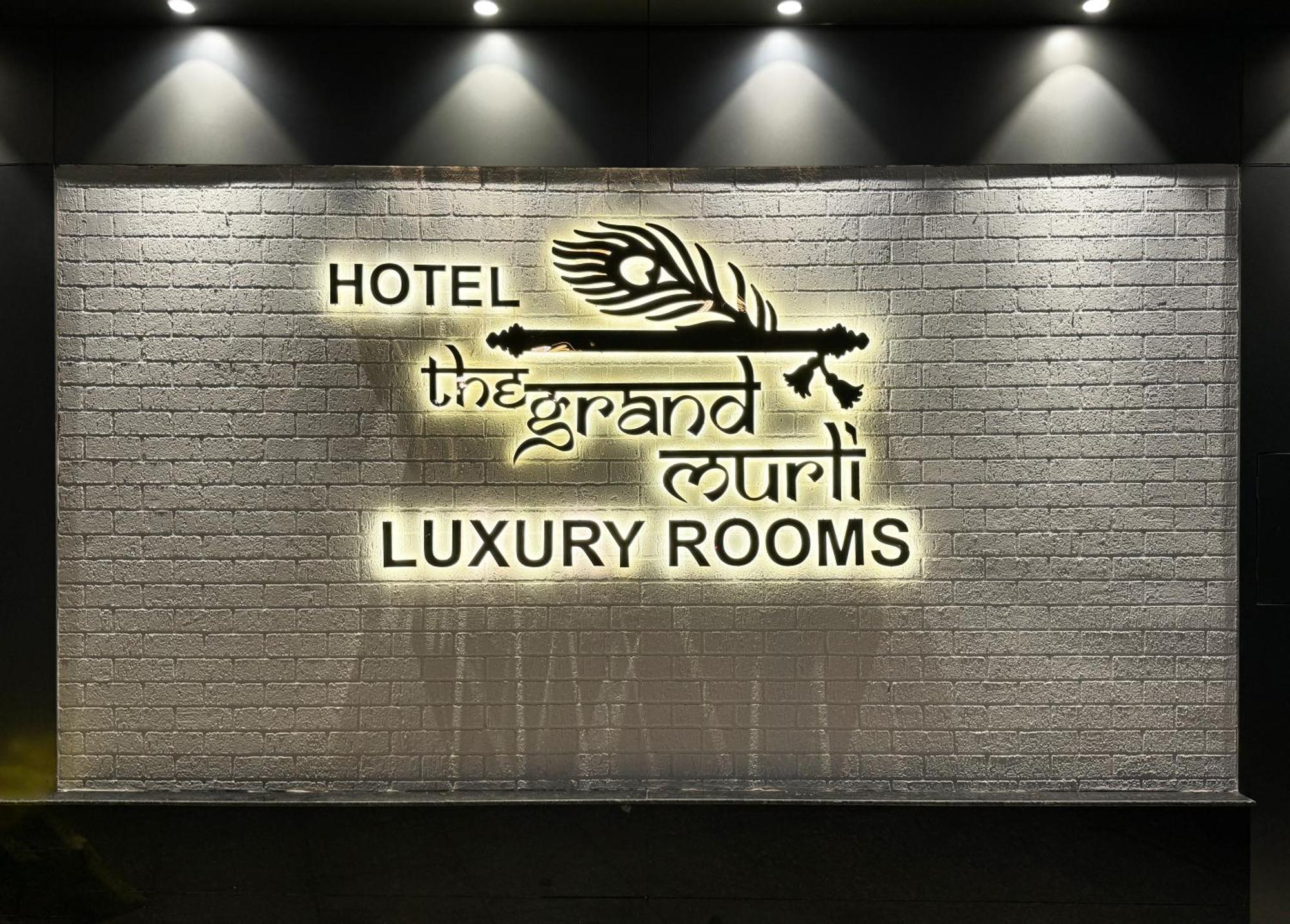 Hotel The Grand Murli Surat Bagian luar foto